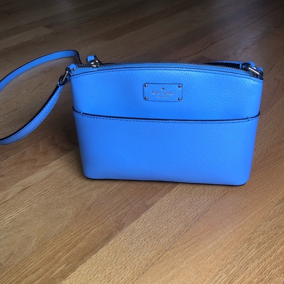 kate spade Handbags - Kate Spade Crossbody
